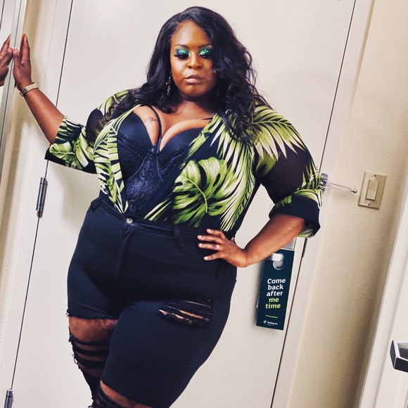 Meet your Posher, Mahogany Drip - Picture 6 of 16